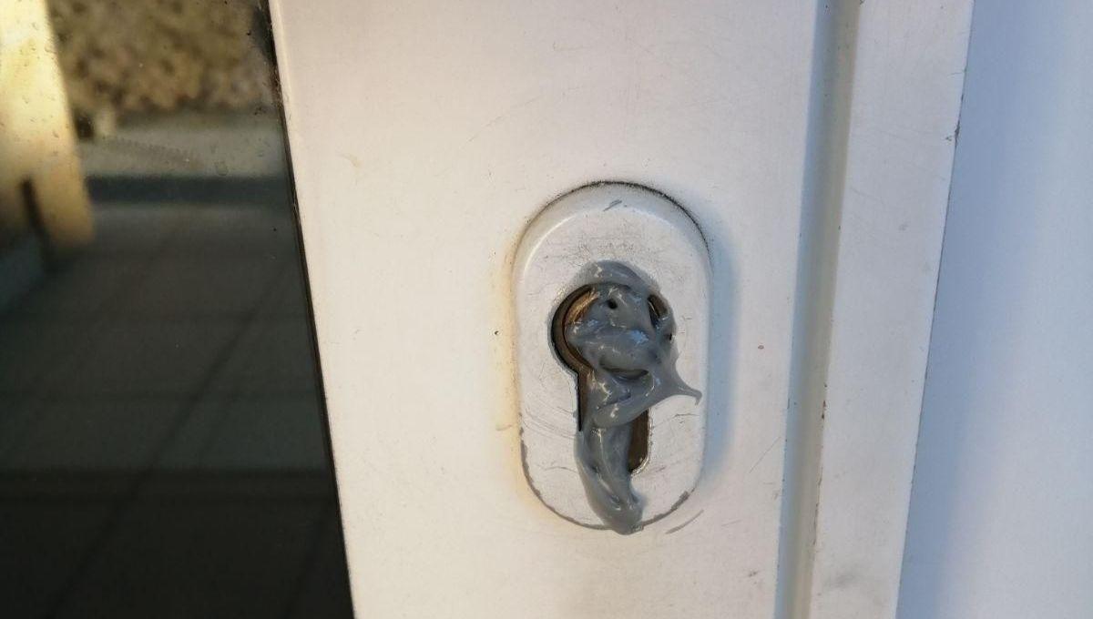 Serrure vandalise